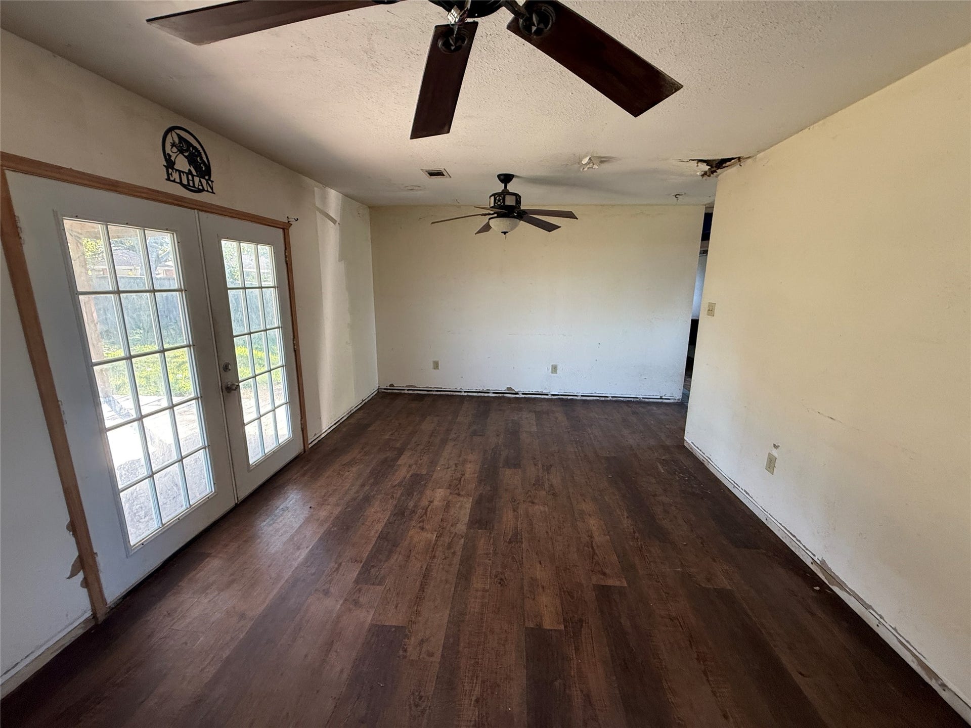 2001 Isla Drive, Pearland, TX 77581 2001 Isla Drive, Pearland, TX 77581