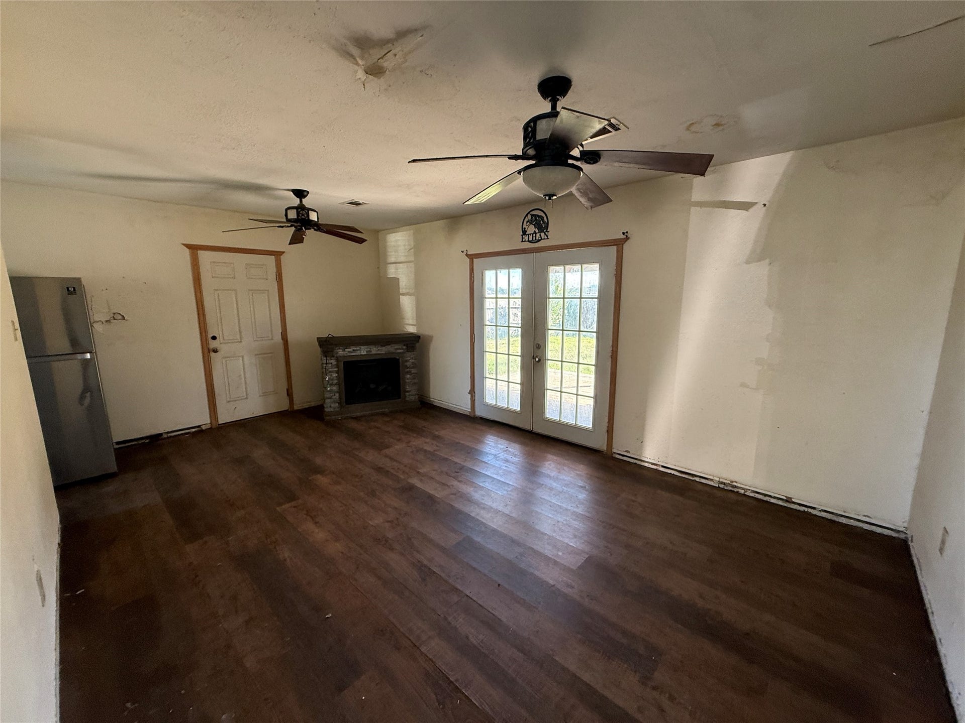 2001 Isla Drive, Pearland, TX 77581 2001 Isla Drive, Pearland, TX 77581