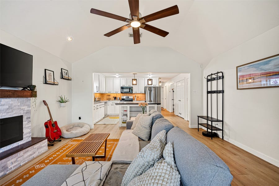 Property photo for 1314 E 34th Street, Houston, TX