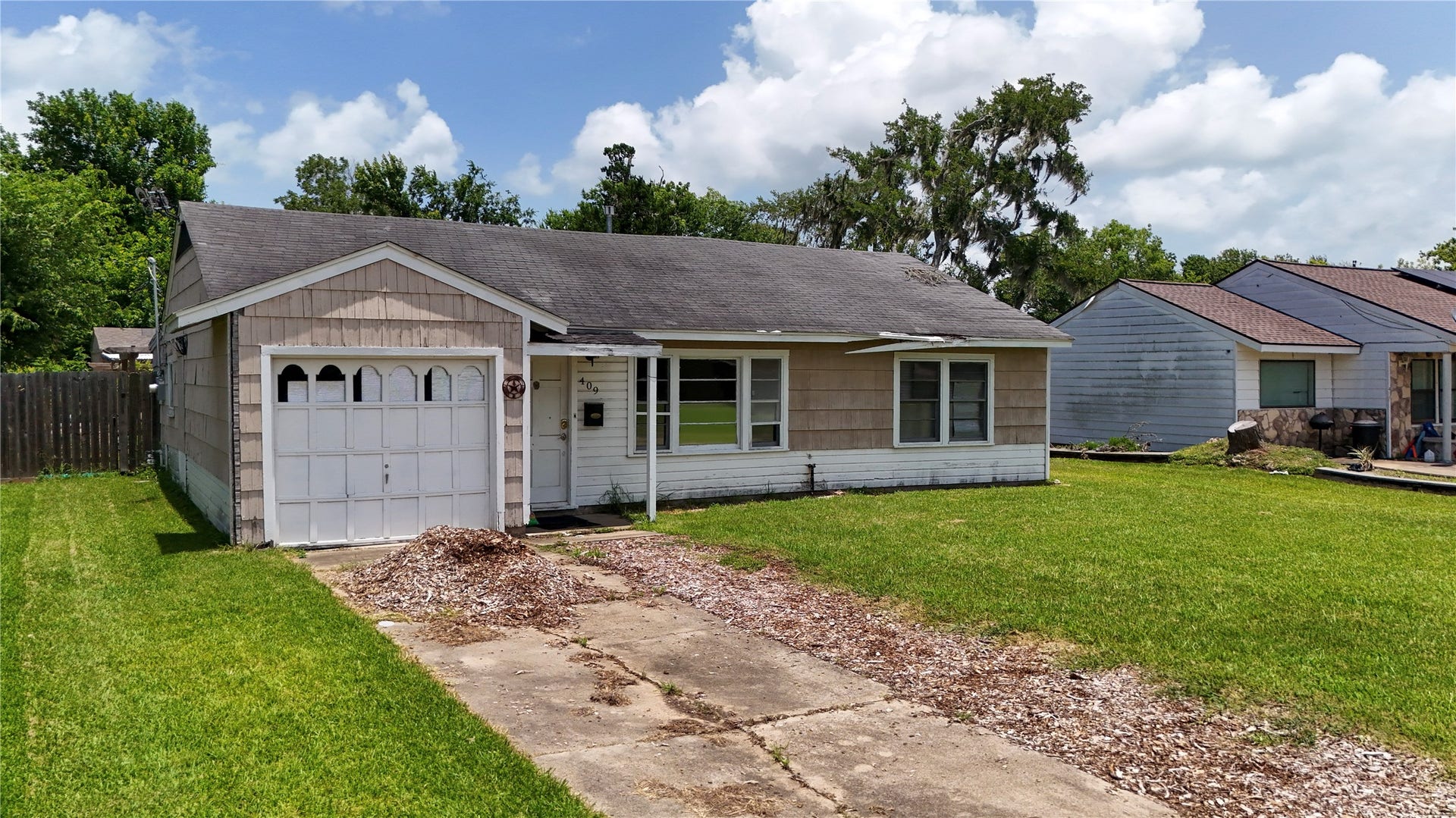 409 Center Way, Lake Jackson, TX 77566 As Is purchase at 409 Center Way
