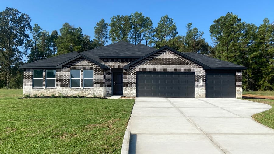 Property photo for 16215 Ross Court, Conroe, TX