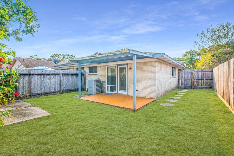 Property photo for 1522 Ramada Drive, Houston, TX