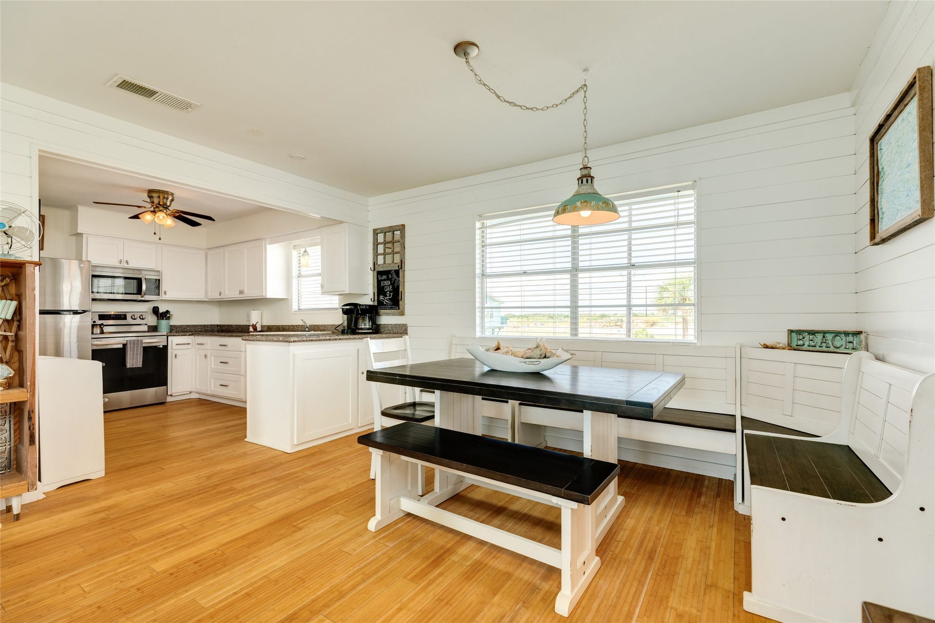 13103 John Reynolds Road, Galveston, TX 77554 Great dining space to entertain in.
