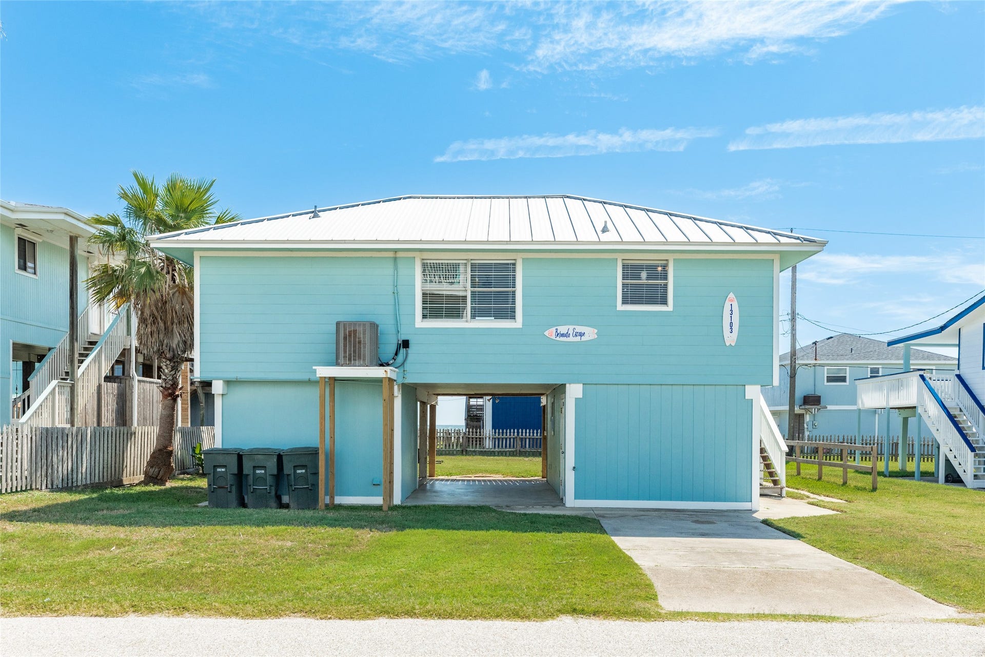 13103 John Reynolds Road, Galveston, TX 77554 Inviting beach cottage.