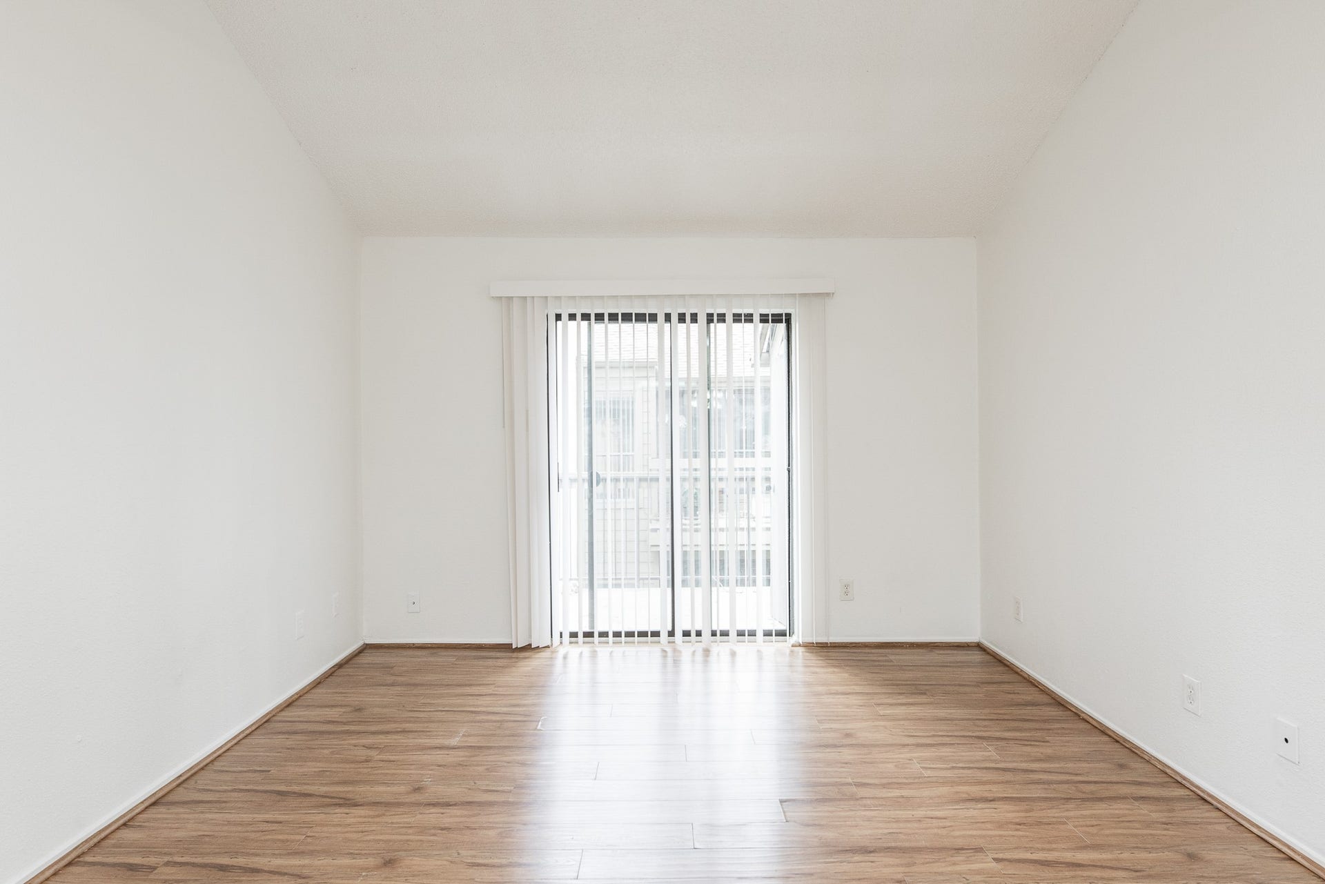 10047 Westpark Drive, #14, Houston, TX 77042 Living Area