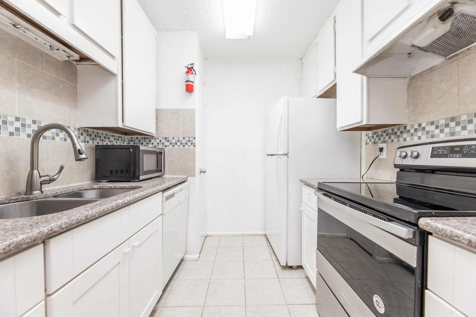 10047 Westpark Drive, #14, Houston, TX 77042 Kitchen
