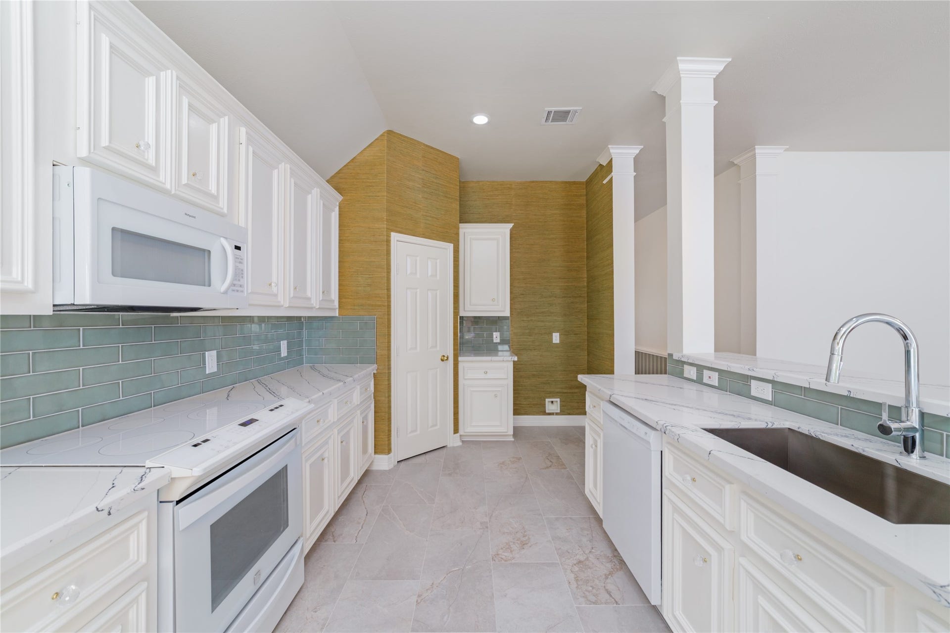 12451 Shadowvista Drive, Houston, TX 77082 12451 Shadowvista Drive, Houston, TX 77082