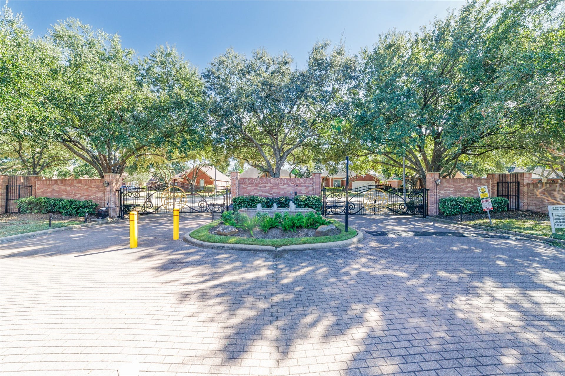 12451 Shadowvista Drive, Houston, TX 77082 12451 Shadowvista Drive, Houston, TX 77082