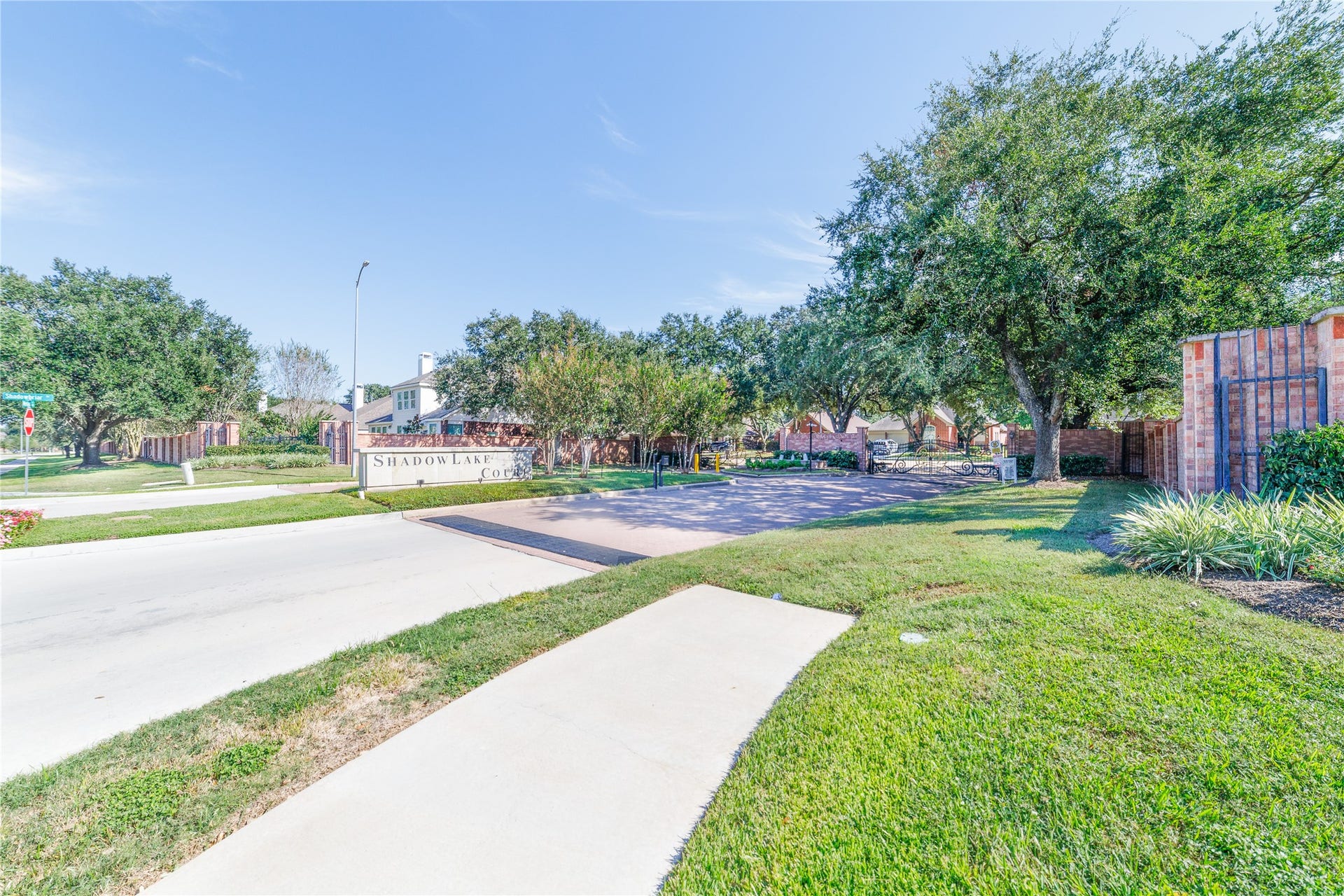 12451 Shadowvista Drive, Houston, TX 77082 12451 Shadowvista Drive, Houston, TX 77082