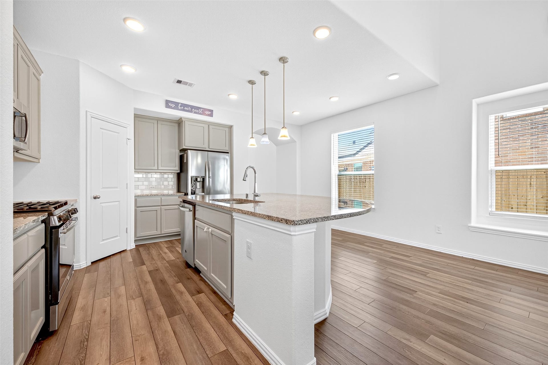 29897 Dovetail Bluff Lane, Spring, TX 77386 29897 Dovetail Bluff Lane, Spring, TX 77386