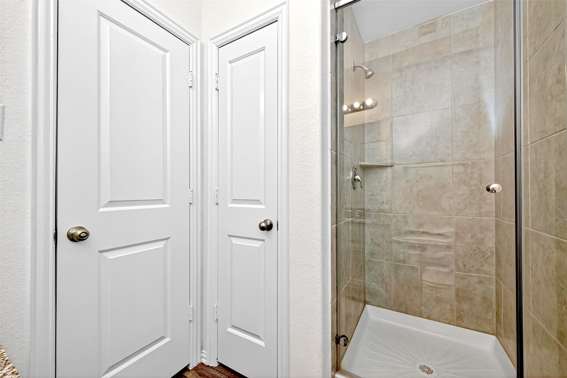 29897 Dovetail Bluff Lane, Spring, TX 77386 29897 Dovetail Bluff Lane, Spring, TX 77386