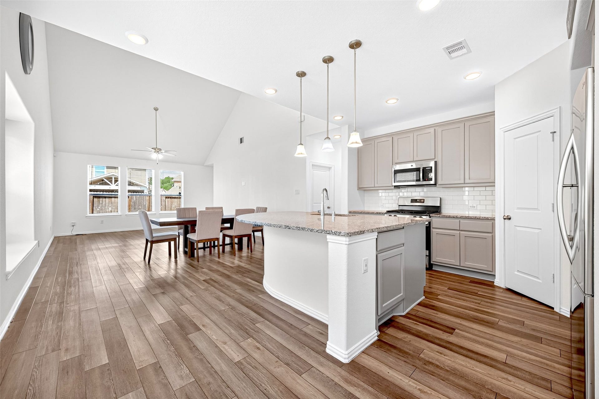 29897 Dovetail Bluff Lane, Spring, TX 77386 29897 Dovetail Bluff Lane, Spring, TX 77386