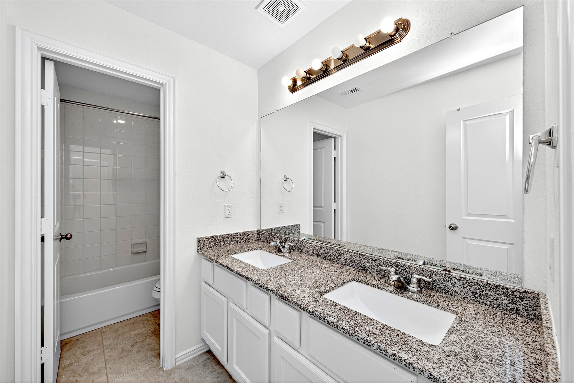 29897 Dovetail Bluff Lane, Spring, TX 77386 29897 Dovetail Bluff Lane, Spring, TX 77386