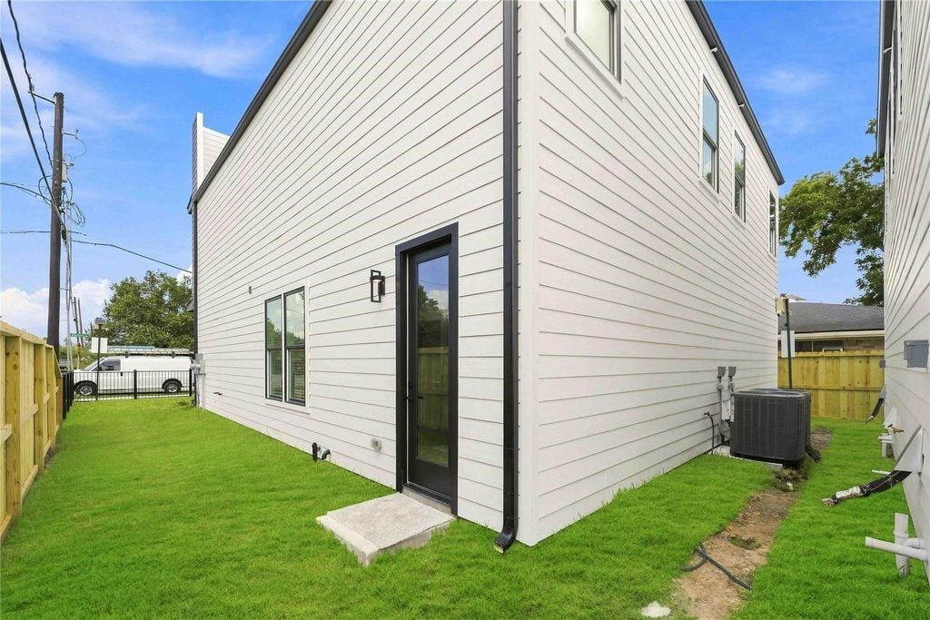 7907 Earhart Street, #A/B, Houston, TX 77028