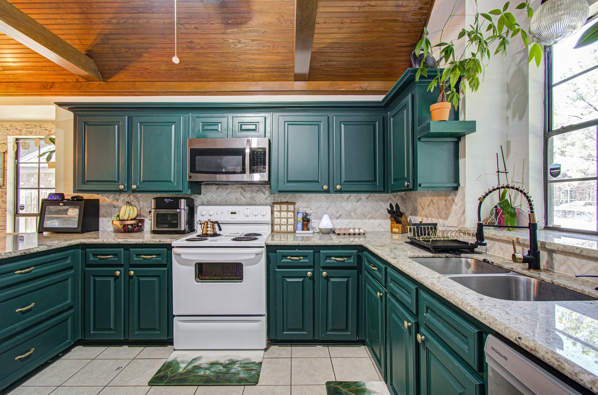 4243 Meadowchase Lane, Houston, TX 77014 4243 Meadowchase Lane, Houston, TX 77014