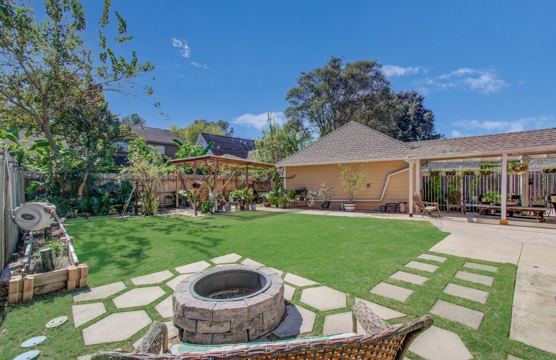 4243 Meadowchase Lane, Houston, TX 77014 4243 Meadowchase Lane, Houston, TX 77014