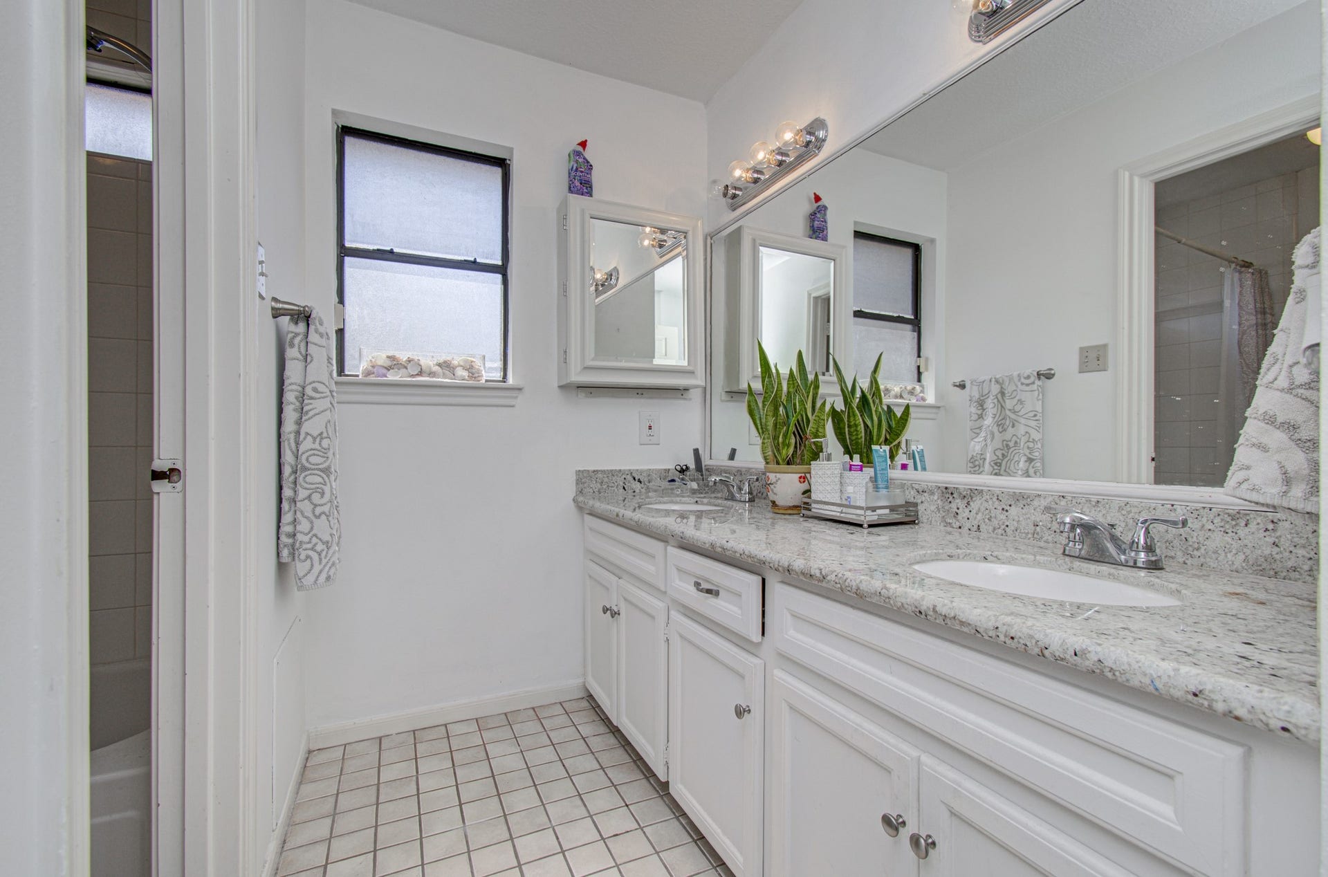 4243 Meadowchase Lane, Houston, TX 77014 4243 Meadowchase Lane, Houston, TX 77014