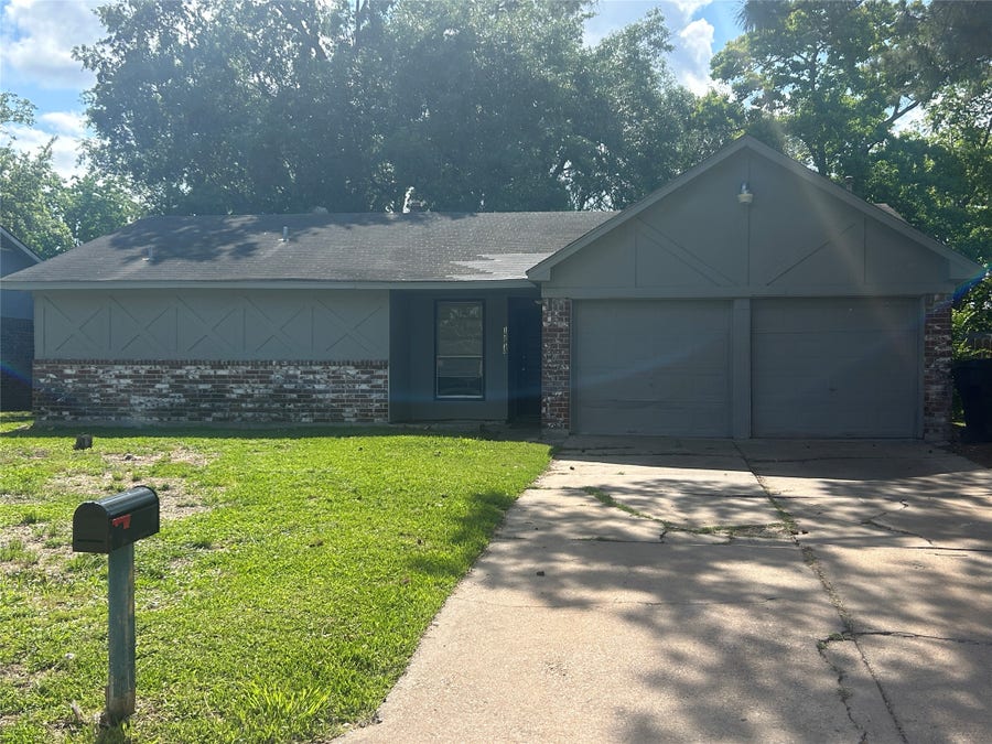 Property photo for 15818 Willbriar Lane, Houston, TX