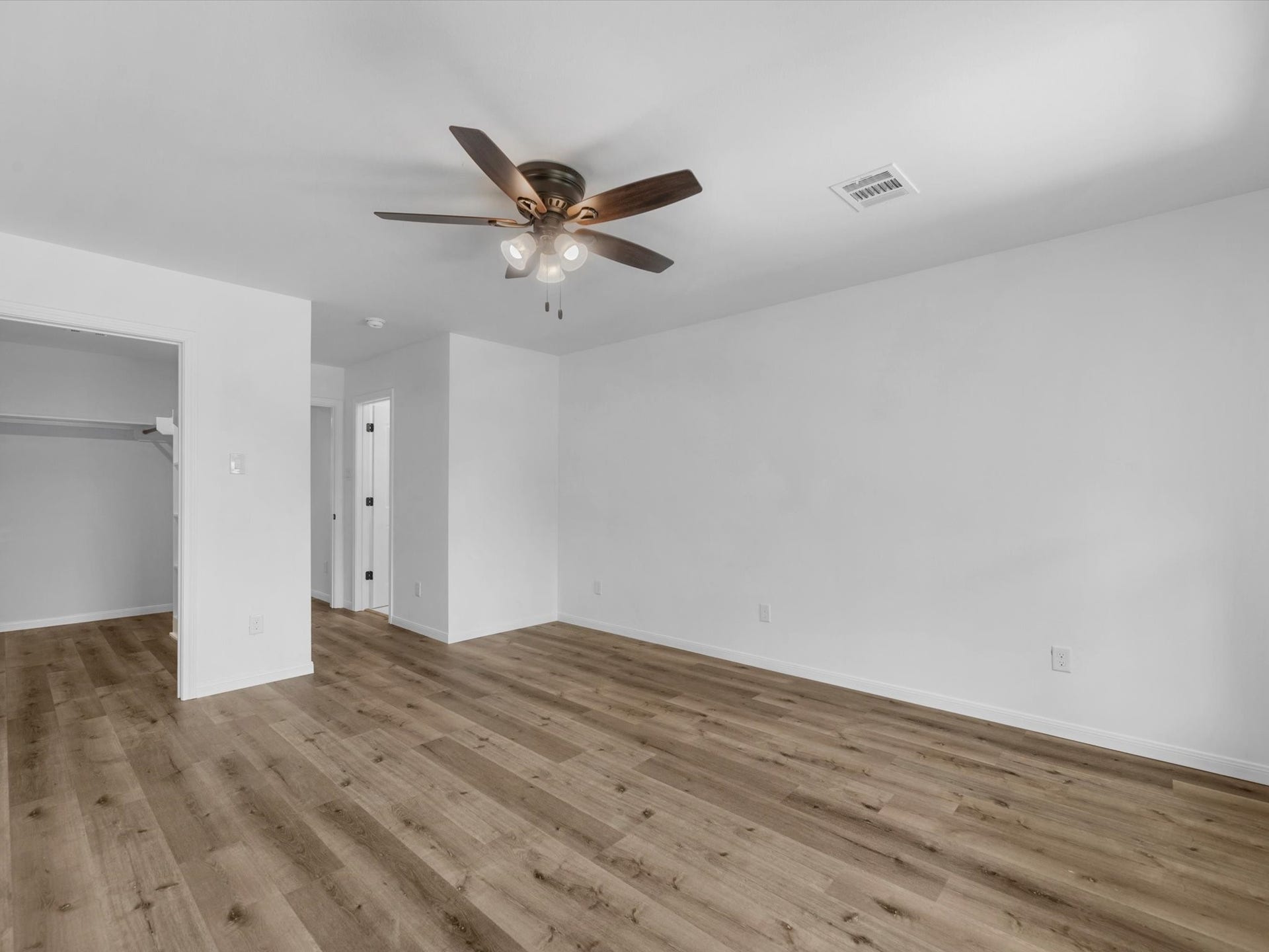 628 Oakdale Street, Shoreacres, TX 77571