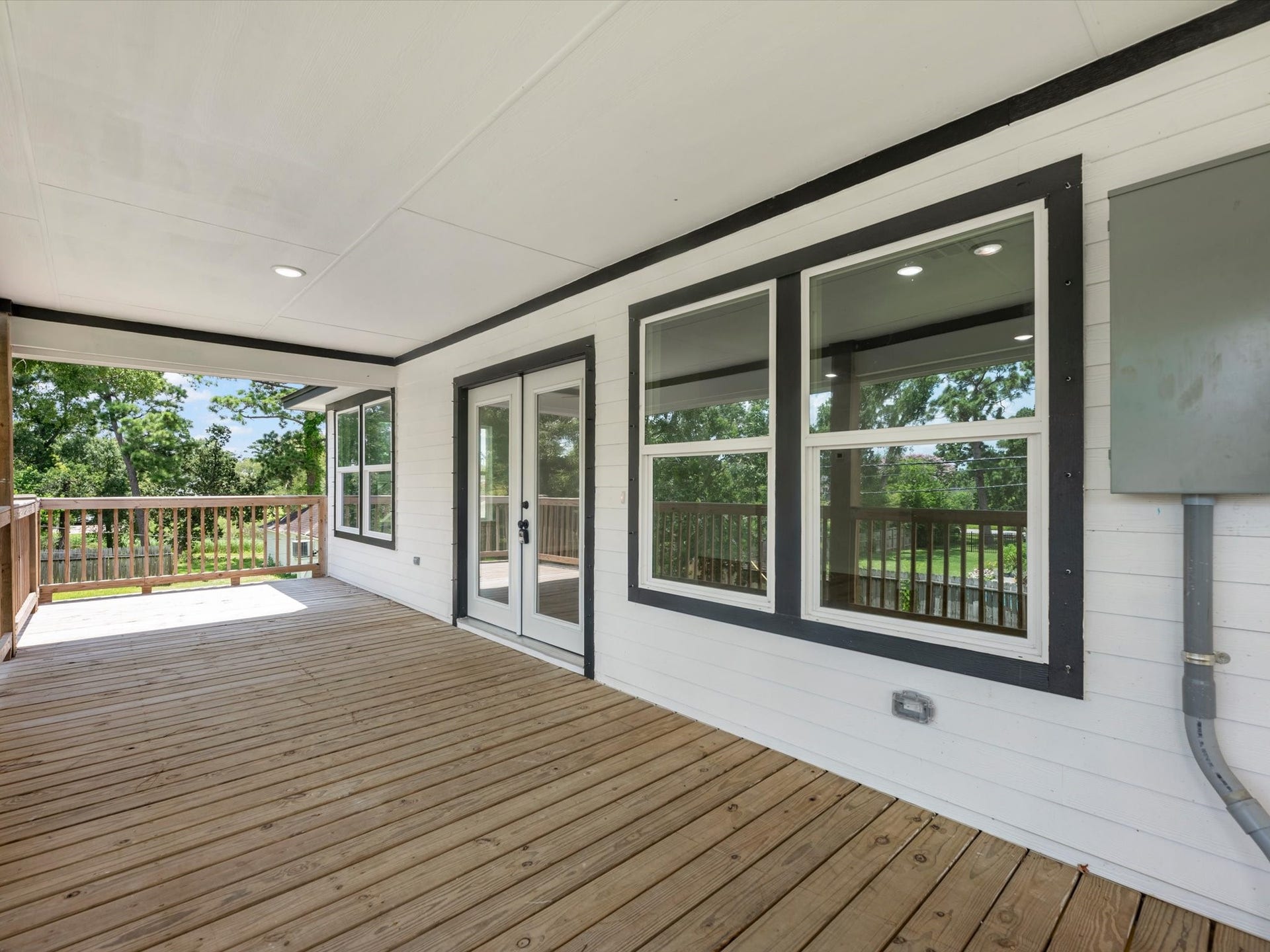 628 Oakdale Street, Shoreacres, TX 77571