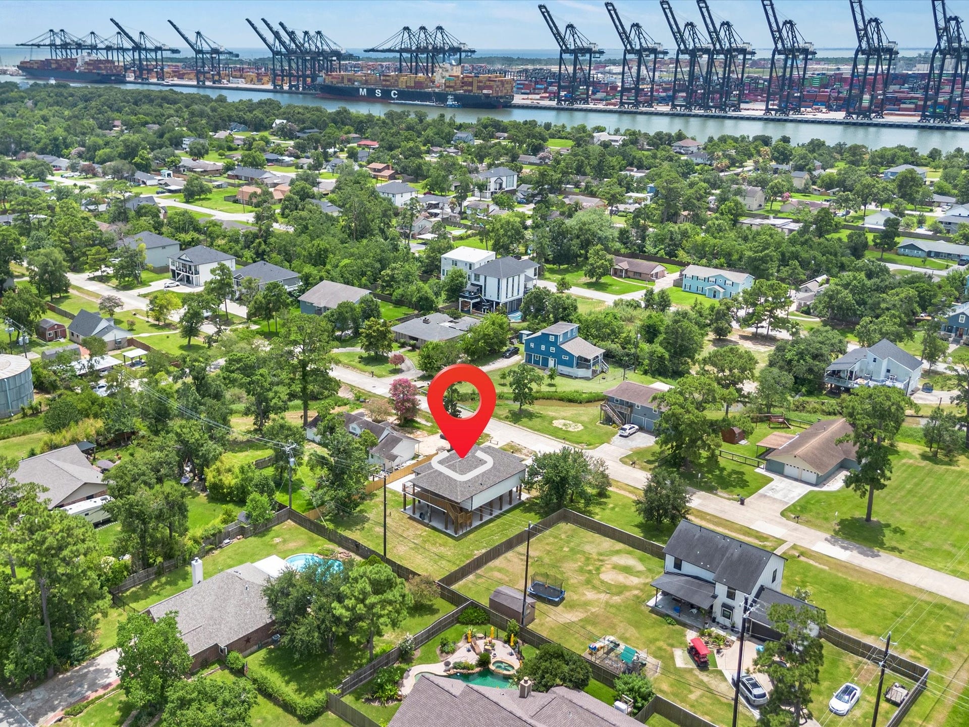 628 Oakdale Street, Shoreacres, TX 77571