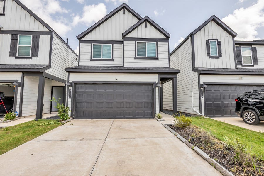 Property photo for 3227 Creston Gate Drive, Houston, TX