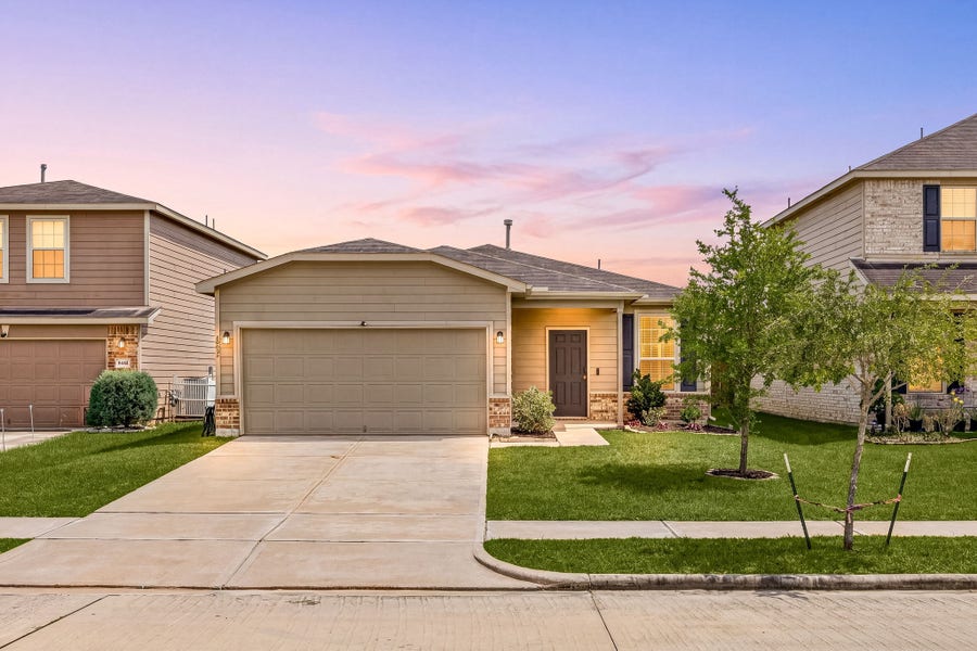 Property photo for 6822 Dayridge Lane, Houston, TX