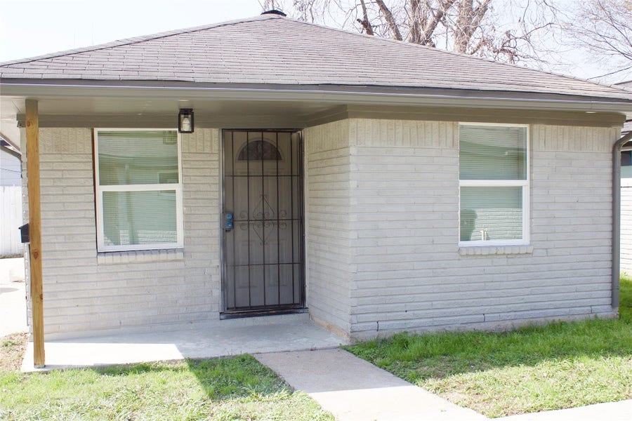 Property photo for 1323 E 32nd 1/2 Street, Houston, TX