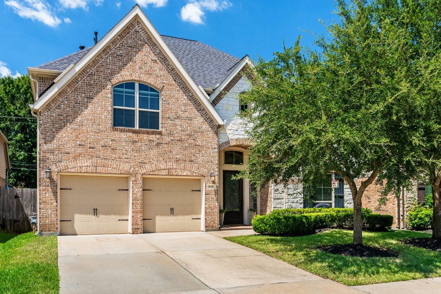 Property photo for 138 Meadow Run Drive, Conroe, TX