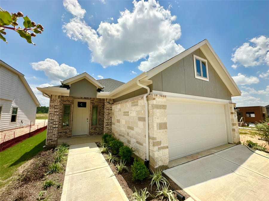 Property photo for 12164 Ridge Top Drive, Conroe, TX