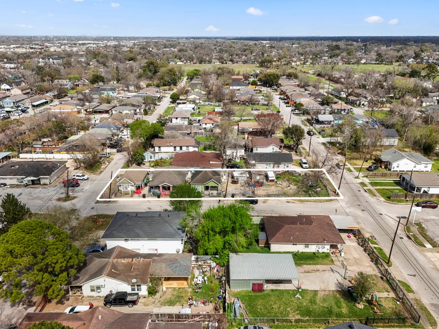 Property photo for 3501 Sarah Street, Houston, TX
