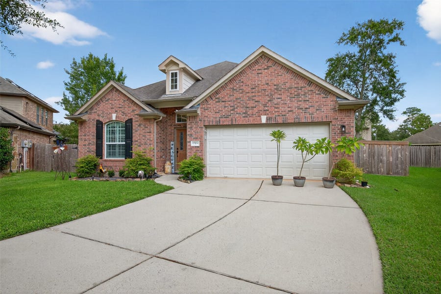 Property photo for 17026 Tupelo Garden Circle, Humble, TX