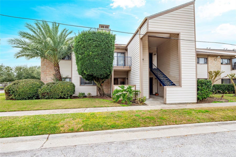 Property photo for 7069 N Holiday Drive, Galveston, TX
