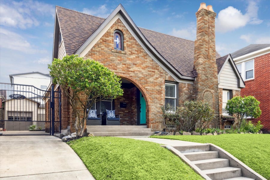 Property photo for 1935 W McKinney Street, Houston, TX