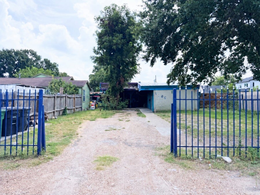 Property photo for 2705 Beatty Street, Houston, TX