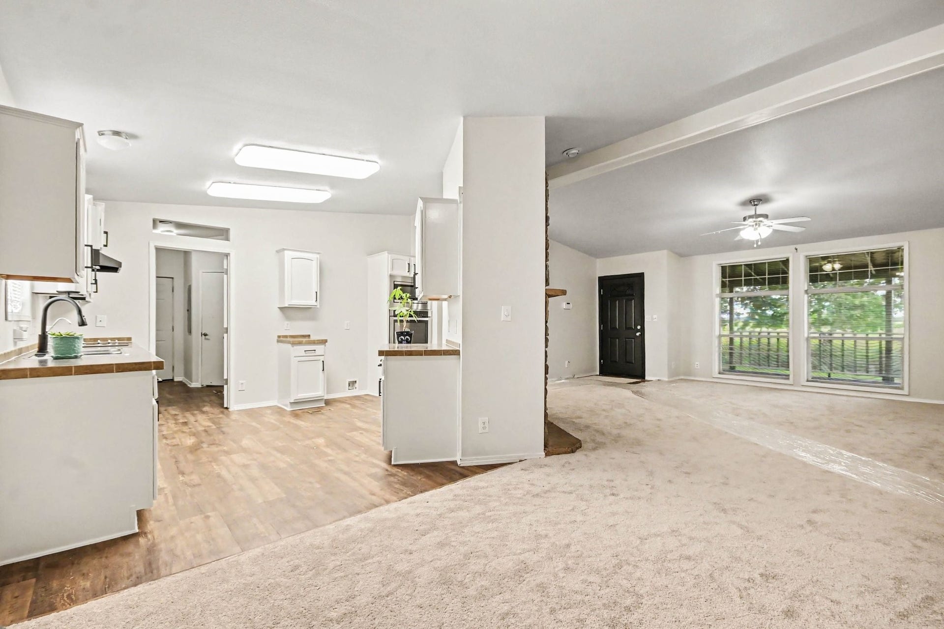 2925 FM 2917, Alvin, TX 77511 Breakfast area