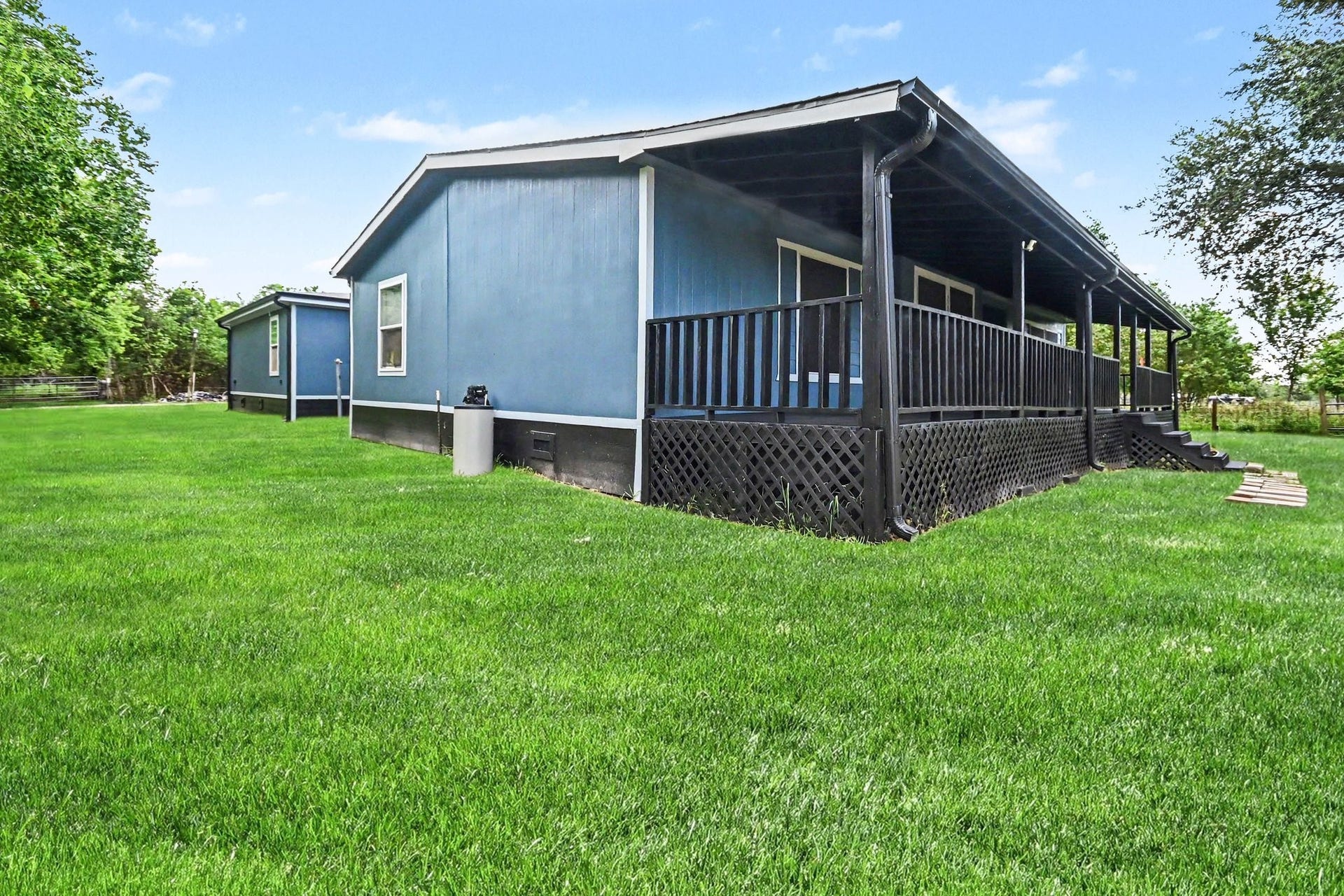 2925 FM 2917, Alvin, TX 77511 New exterior paint on home and porch