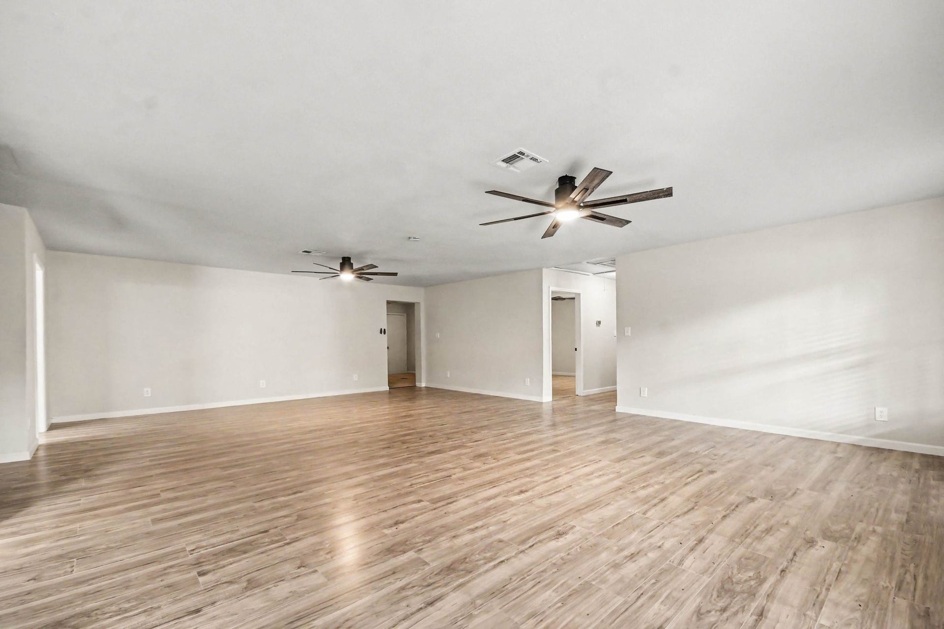 2925 FM 2917, Alvin, TX 77511 3 additional guest rooms located off of game room