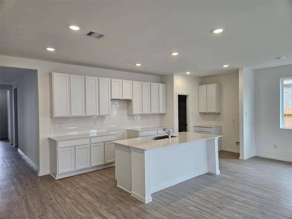 16072 Tallis Drive, Conroe, TX 77303 16072 Tallis Drive, Conroe, TX 77303