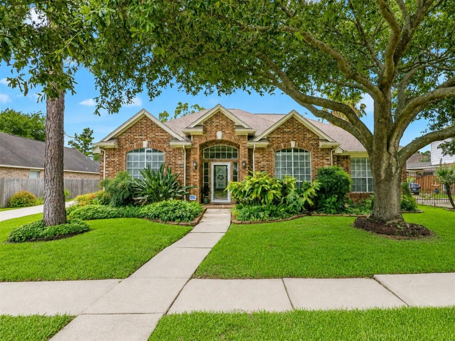 Property photo for 8403 Castle Pond Court, Houston, TX