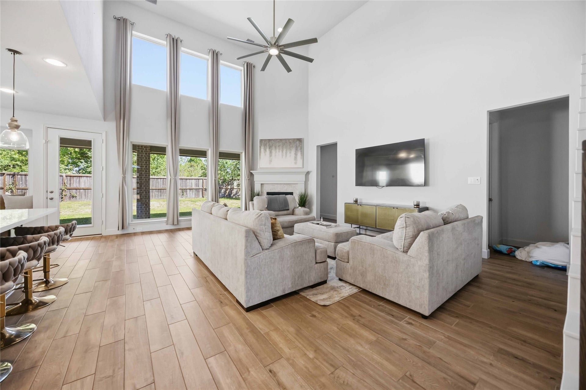 Family room 2