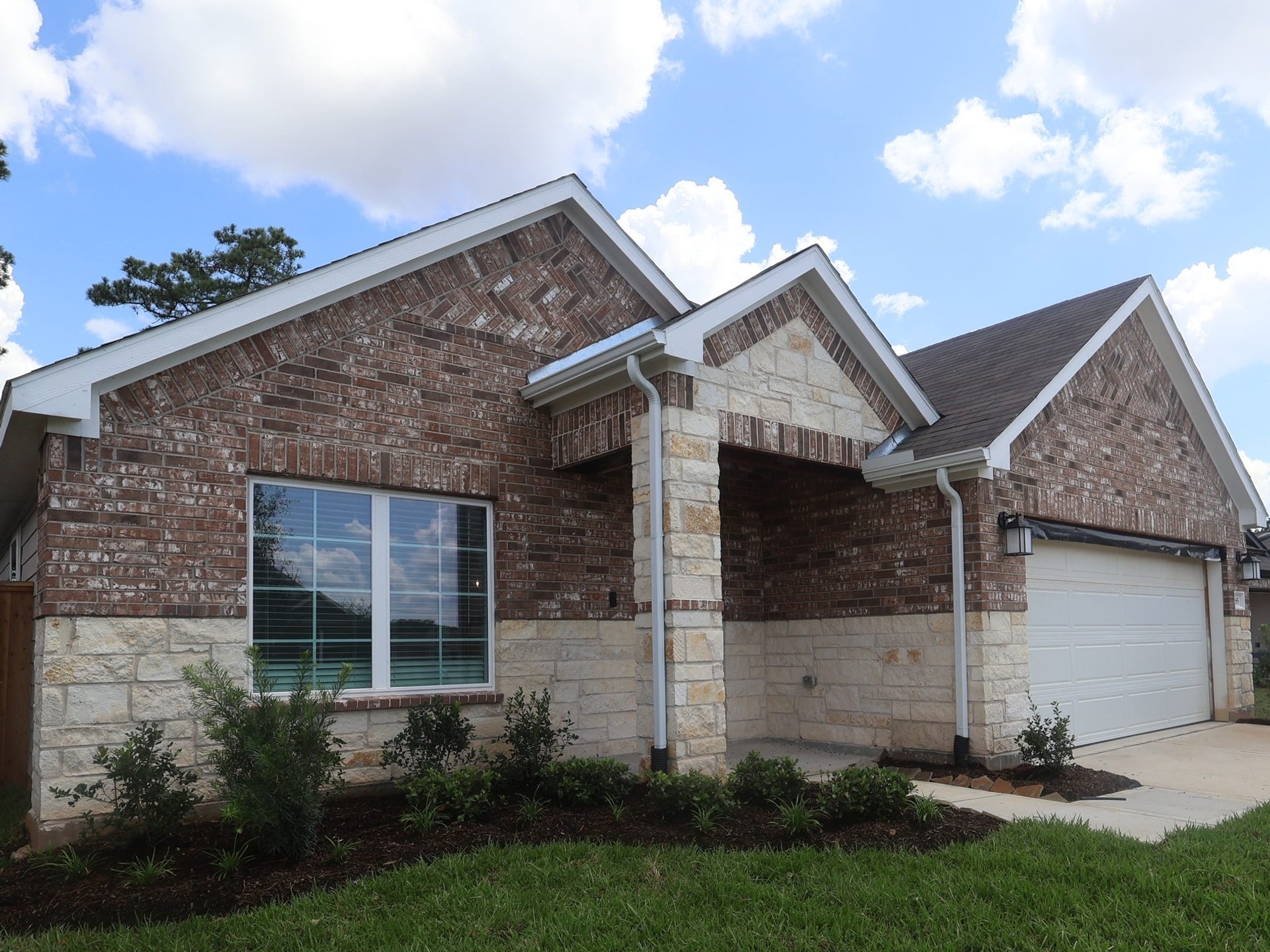 985 Garden Path Drive, Willis, TX 77378 985 Garden Path Drive, Willis, TX 77378