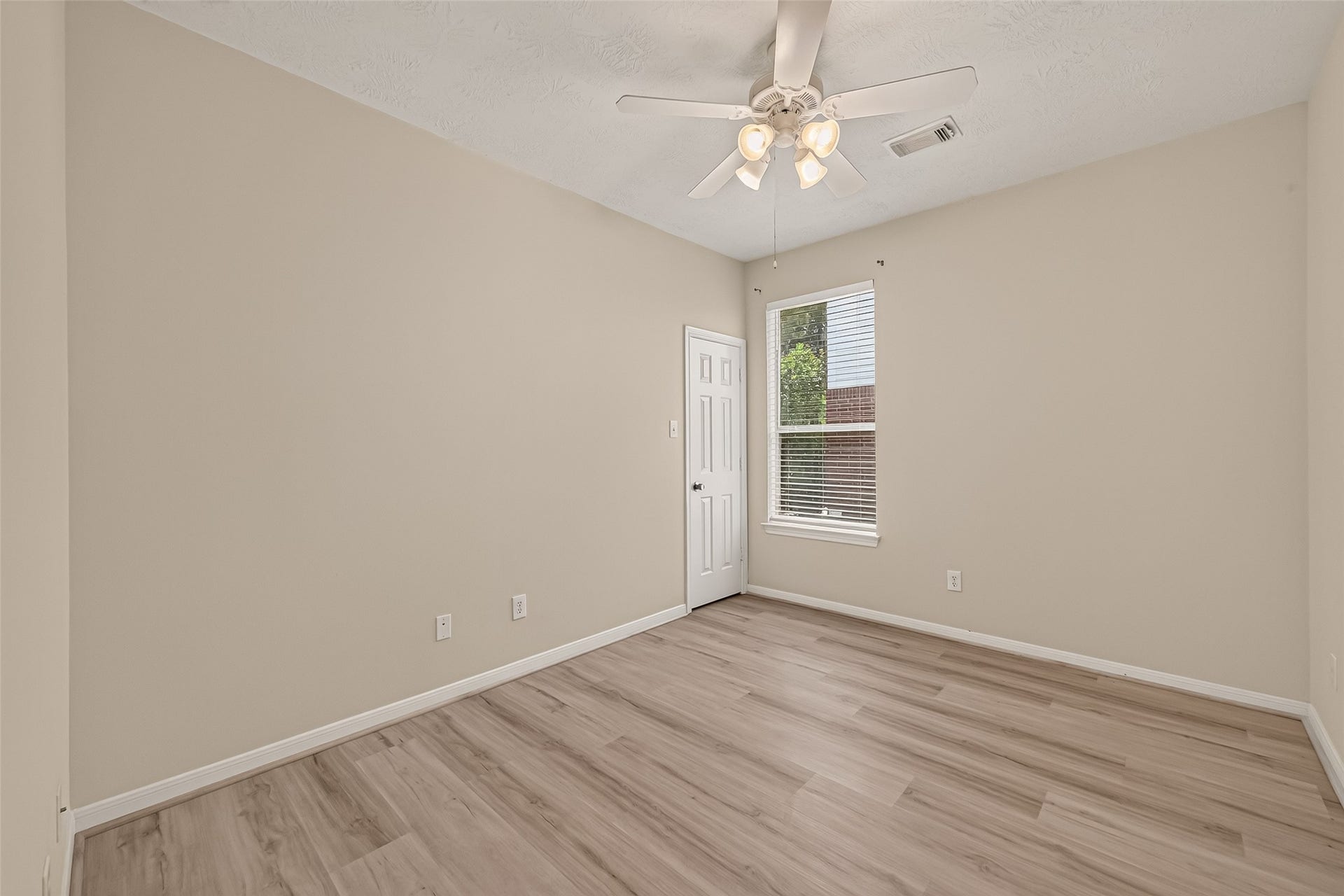 14207 Rolling Hills Lane, Rosharon, TX 77583 14207 Rolling Hills Lane, Rosharon, TX 77583