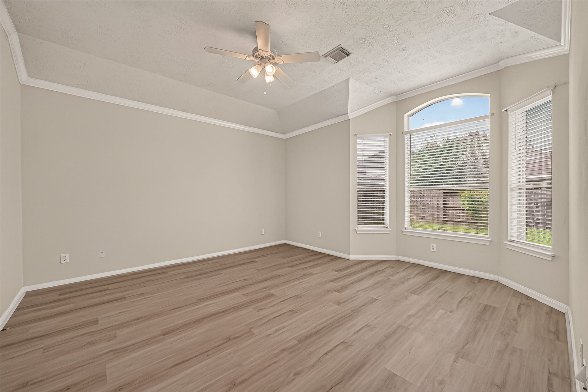 14207 Rolling Hills Lane, Rosharon, TX 77583 14207 Rolling Hills Lane, Rosharon, TX 77583
