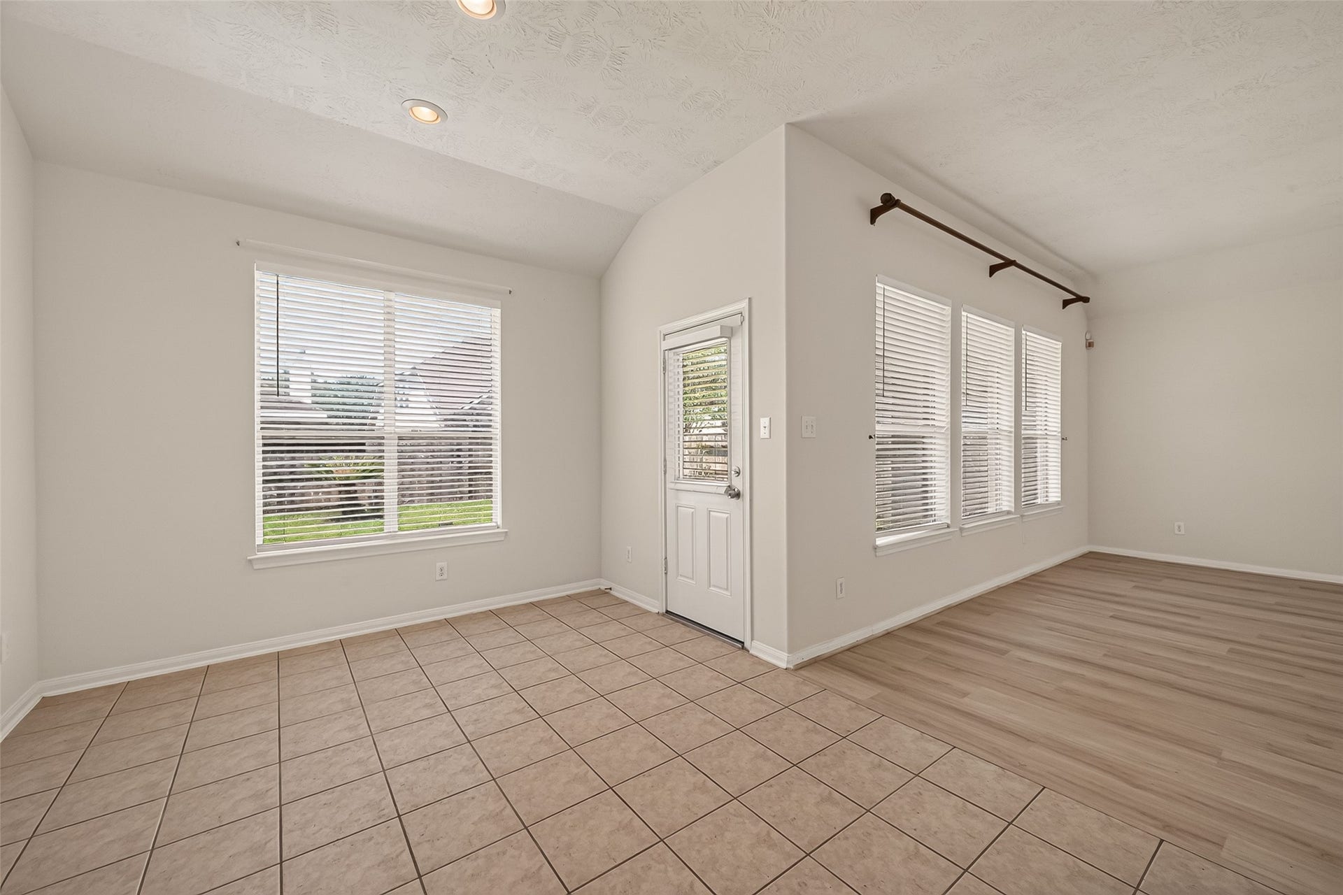 14207 Rolling Hills Lane, Rosharon, TX 77583 14207 Rolling Hills Lane, Rosharon, TX 77583