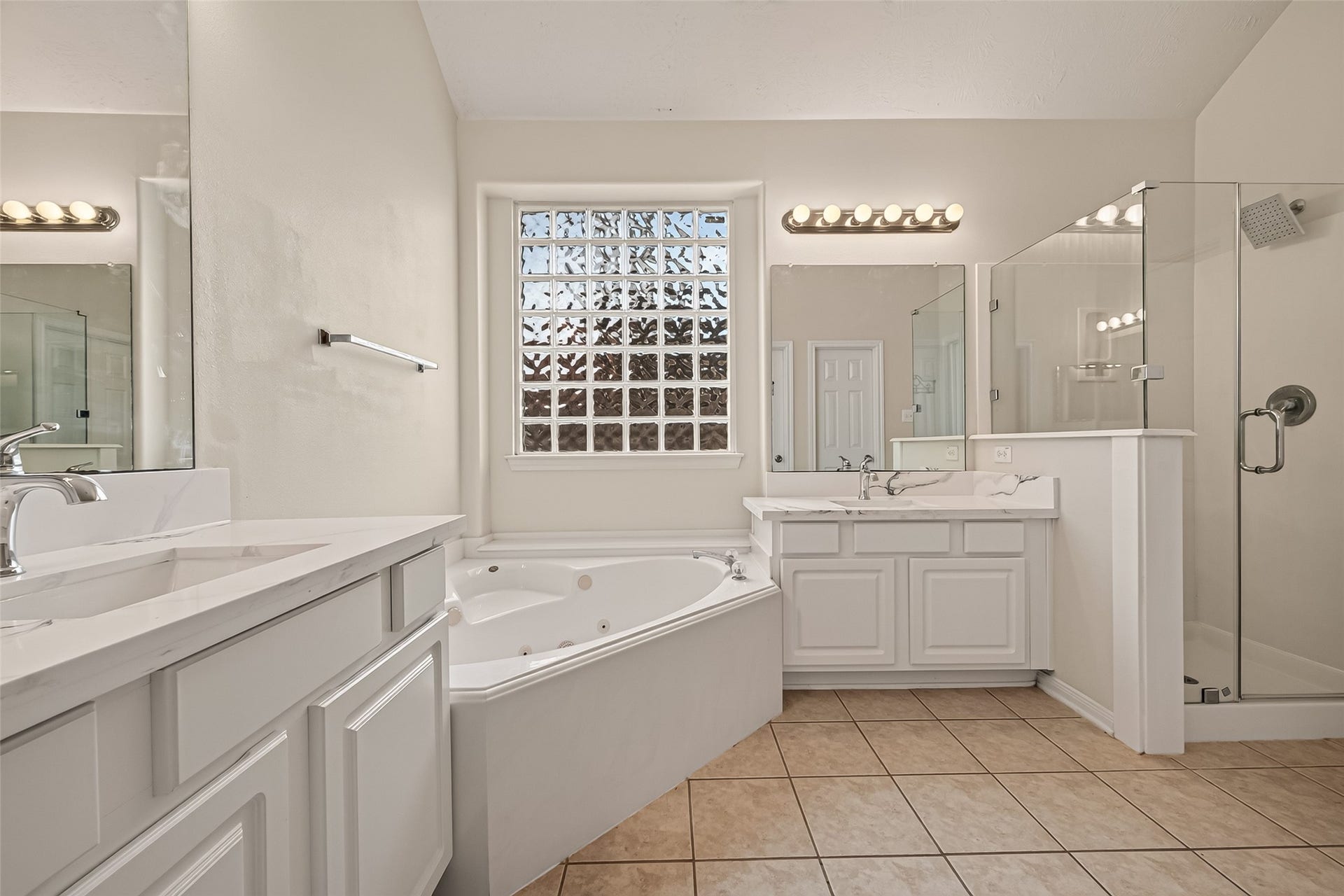14207 Rolling Hills Lane, Rosharon, TX 77583 14207 Rolling Hills Lane, Rosharon, TX 77583