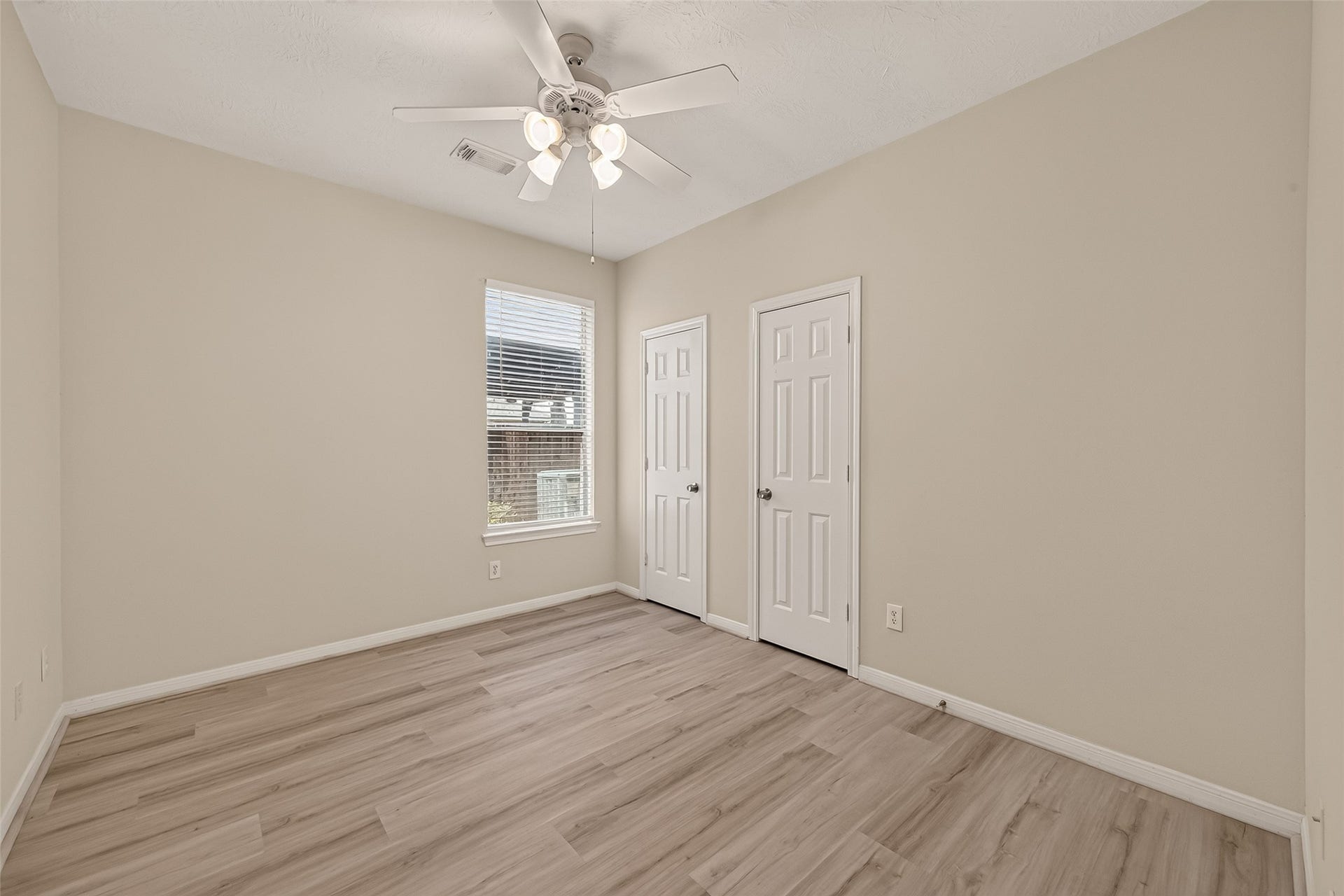 14207 Rolling Hills Lane, Rosharon, TX 77583 14207 Rolling Hills Lane, Rosharon, TX 77583