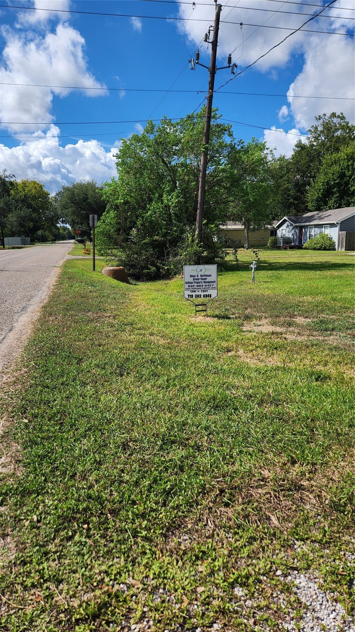 7102 Stewart Street, Hitchcock, TX 77563 view from street