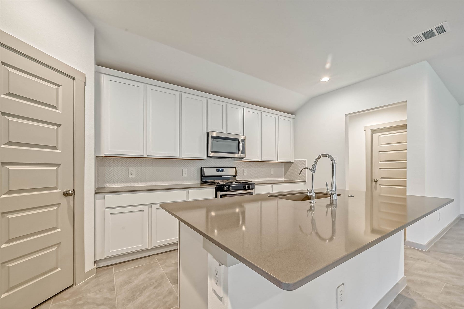 819 Dhalia Petal, Missouri City, TX 77459 819 Dhalia Petal, Missouri City, TX 77459