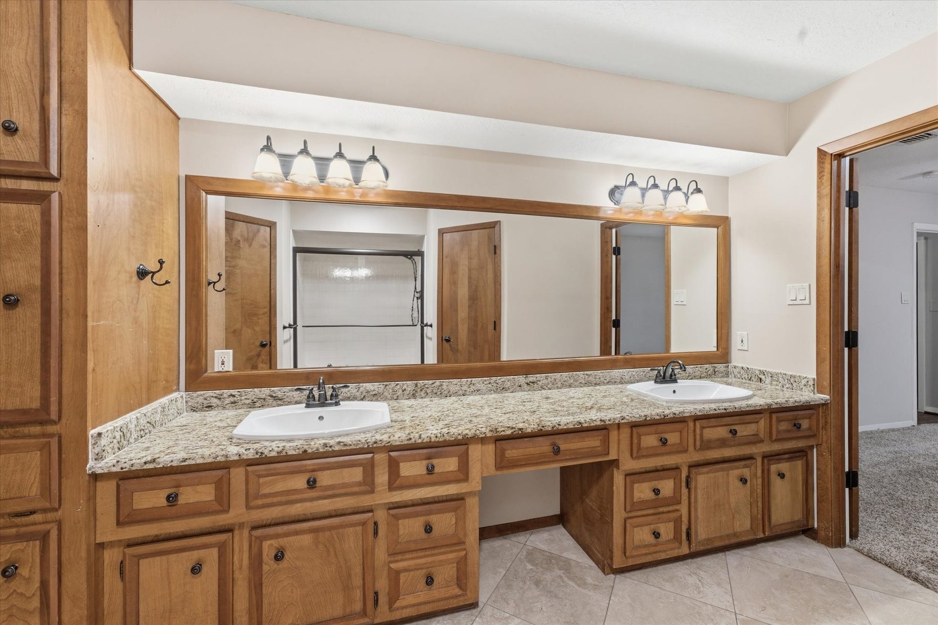 2 Rambling Wood Court, The Woodlands, TX 77380 Granite, Double Sinks, and lots of cabinets